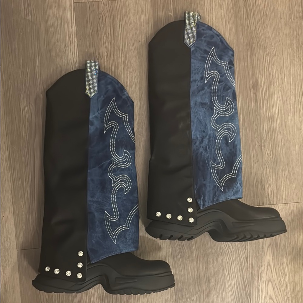 CAPE ROBBIN denim fold-over platform boots with rhinestone and Western-style❣️